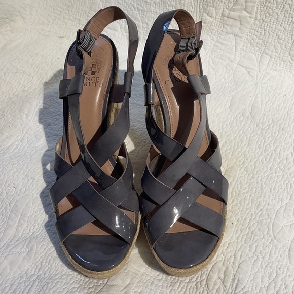 Vince Camuto Gray Wedge Leather Sandals Size 9.5 - Picture 2 of 9